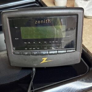 Zenith Black AM/FM Digital Clock Radio